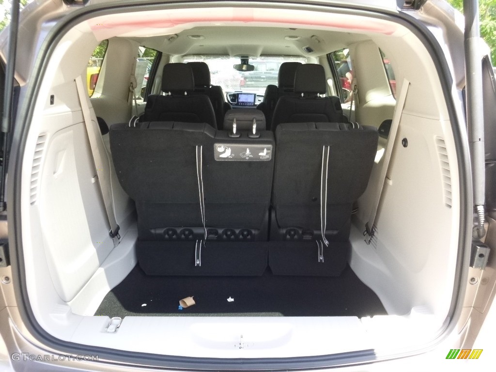 2017 Pacifica Touring L Plus - Molten Silver / Black/Alloy photo #3