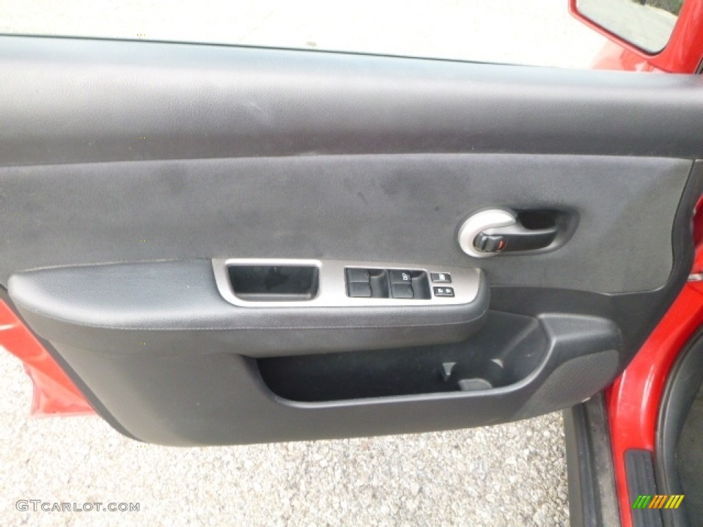 2008 Versa 1.8 S Hatchback - Red Alert / Charcoal photo #16