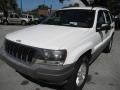 Stone White - Grand Cherokee Laredo Photo No. 7