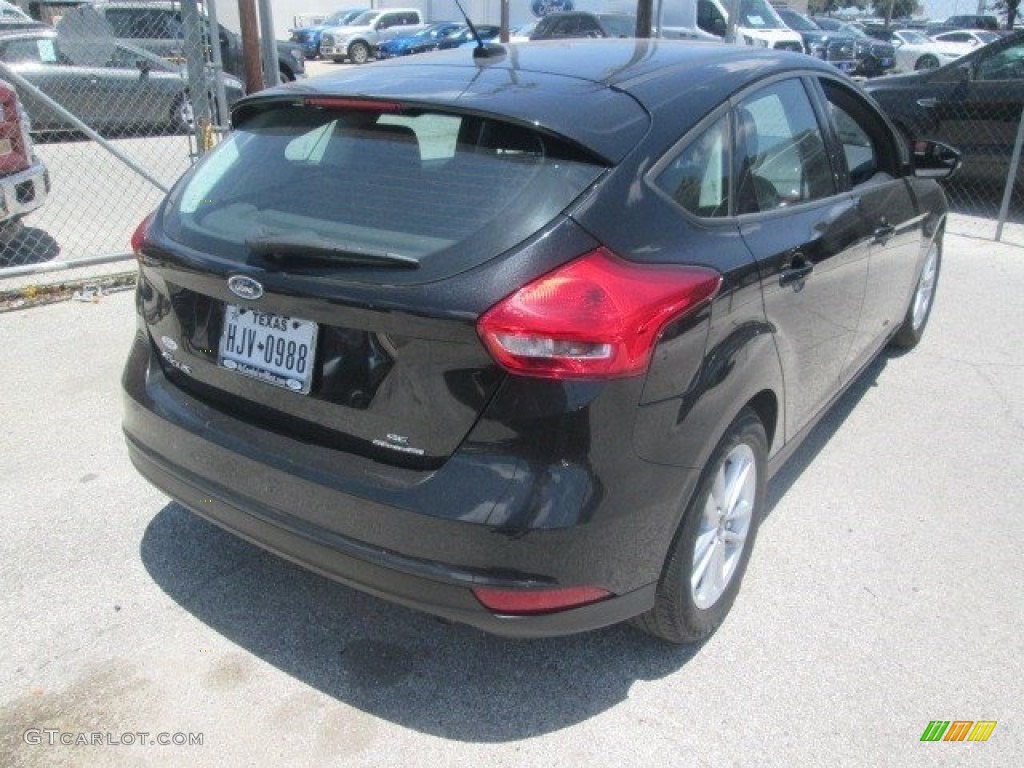 2015 Focus SE Hatchback - Tuxedo Black Metallic / Charcoal Black photo #8