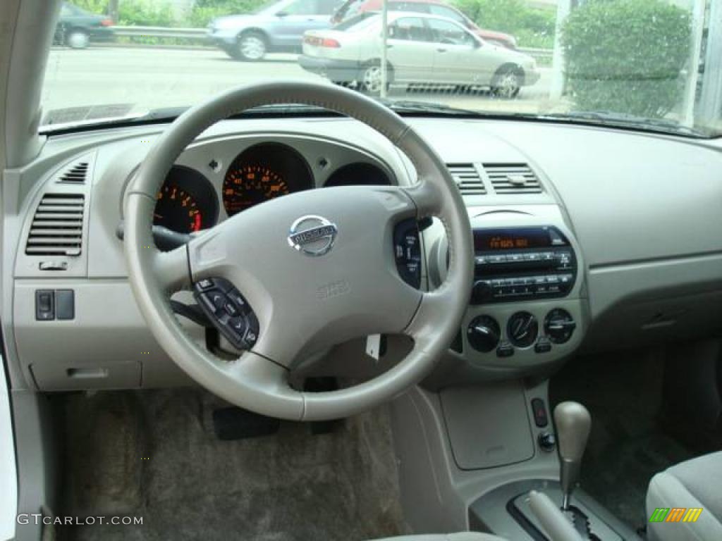 2003 Altima 2.5 S - Cloud White / Frost photo #10