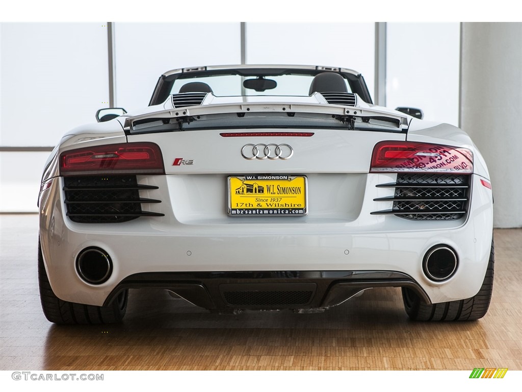 2015 R8 Spyder V8 - Ibis White / Black photo #3