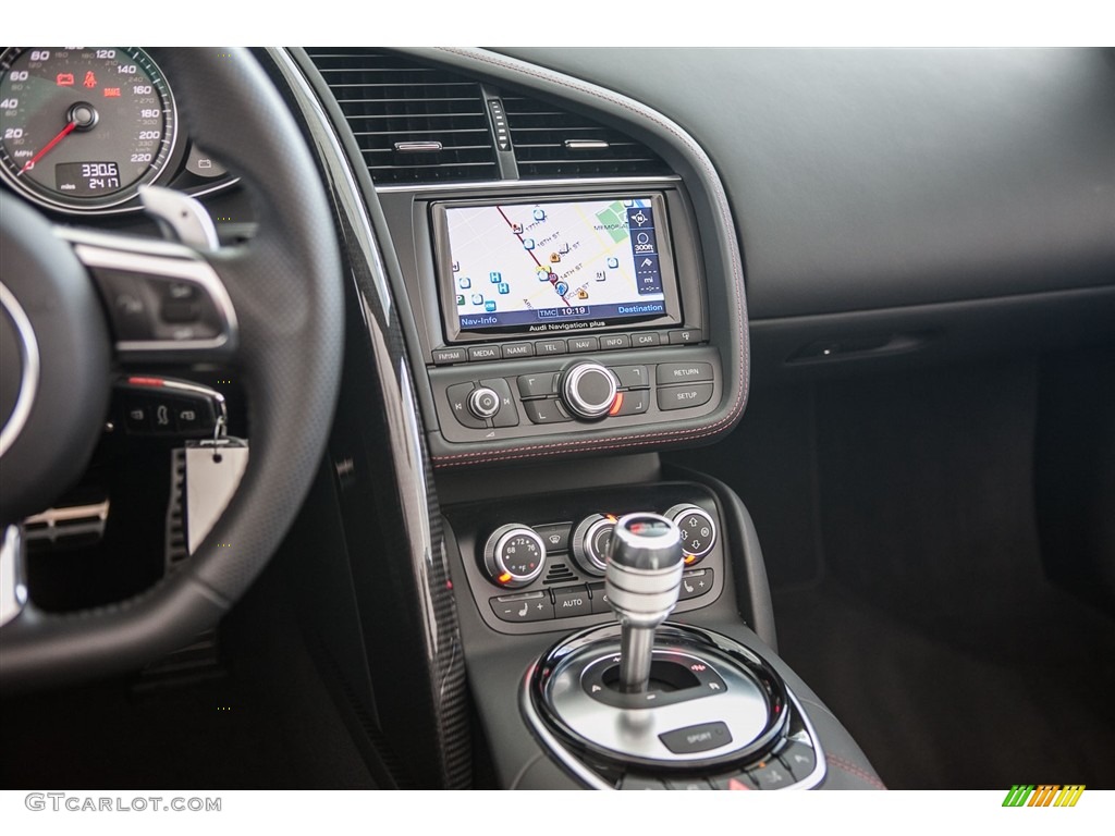 2015 R8 Spyder V8 - Ibis White / Black photo #5