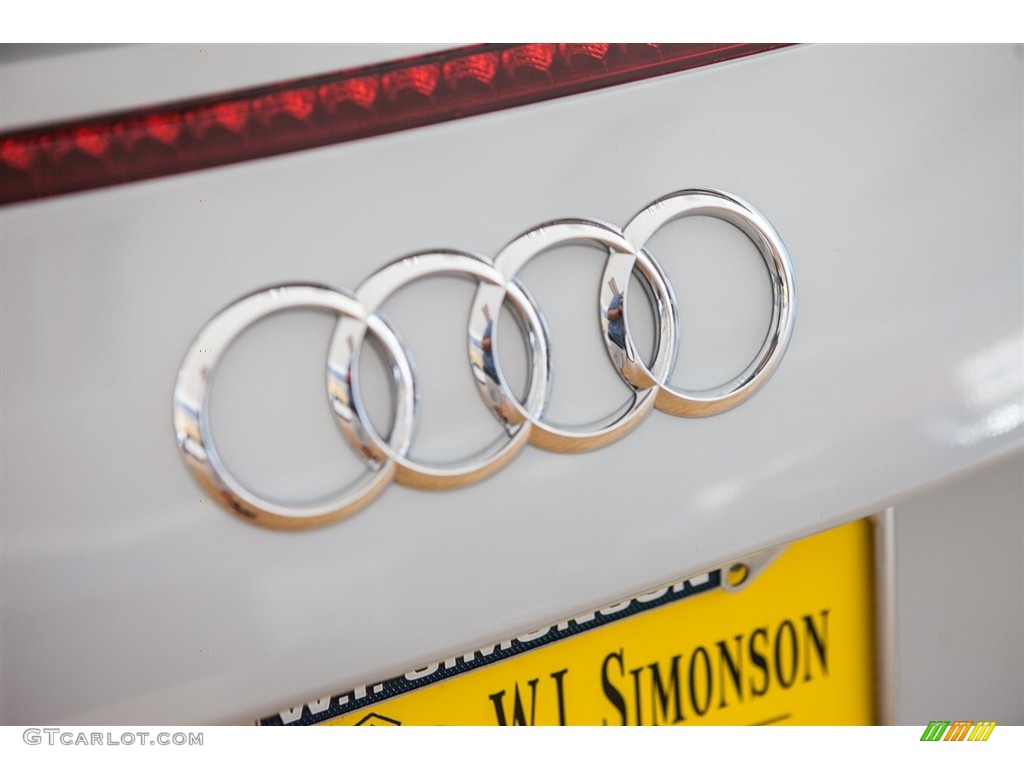 2015 R8 Spyder V8 - Ibis White / Black photo #27