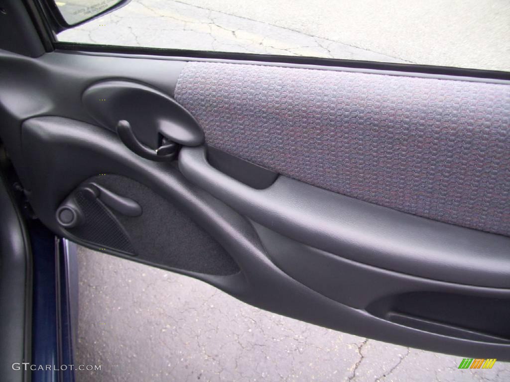 2002 Sunfire SE Coupe - Indigo Blue Metallic / Graphite photo #18
