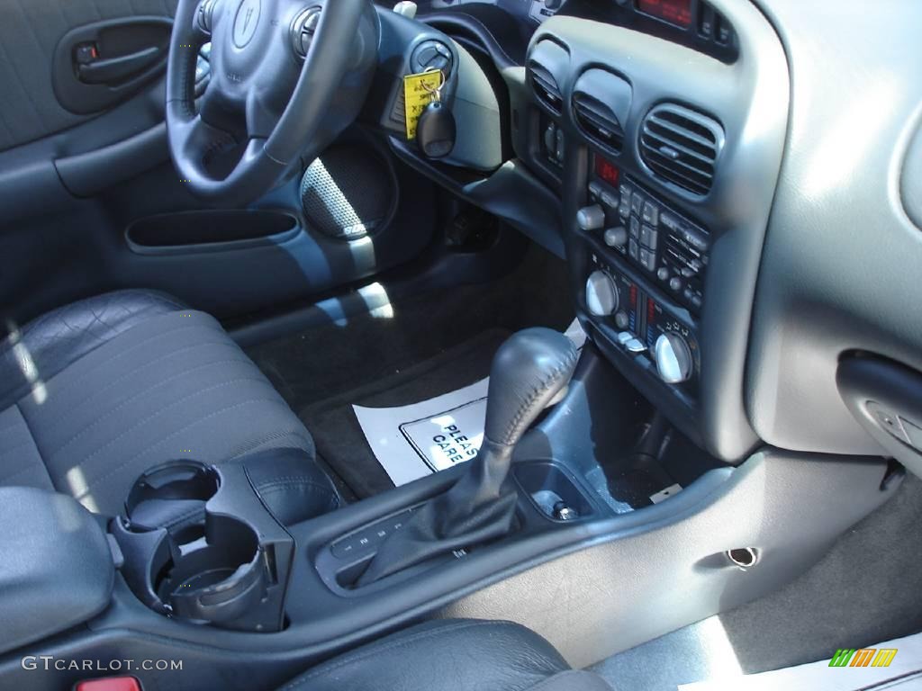2003 Grand Prix Limited Edition GT Sedan - Blue Black Metallic / Limited Edition Graphite photo #30