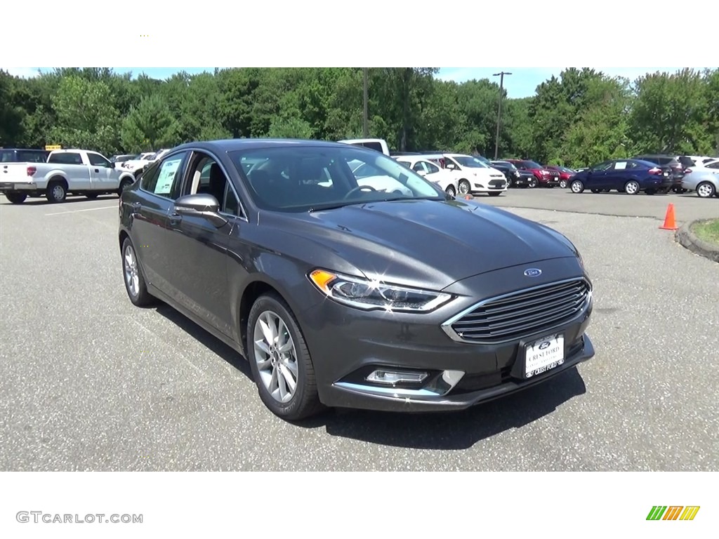 2017 Fusion SE - Magnetic / Ebony photo #1