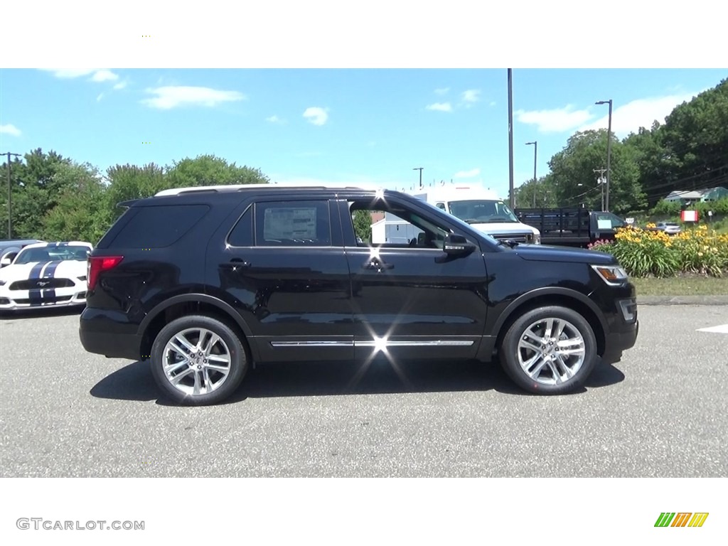 2017 Explorer XLT 4WD - Shadow Black / Ebony Black photo #8