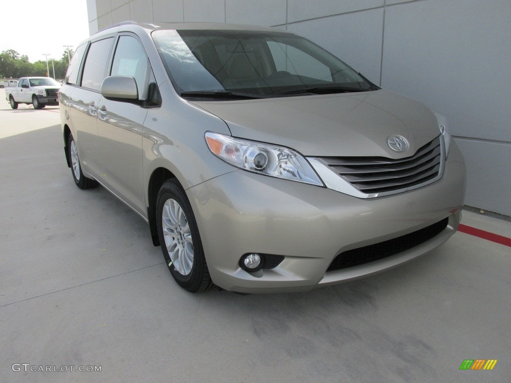 2016 Sienna XLE - Creme Brulee Mica / Dark Bisque photo #2