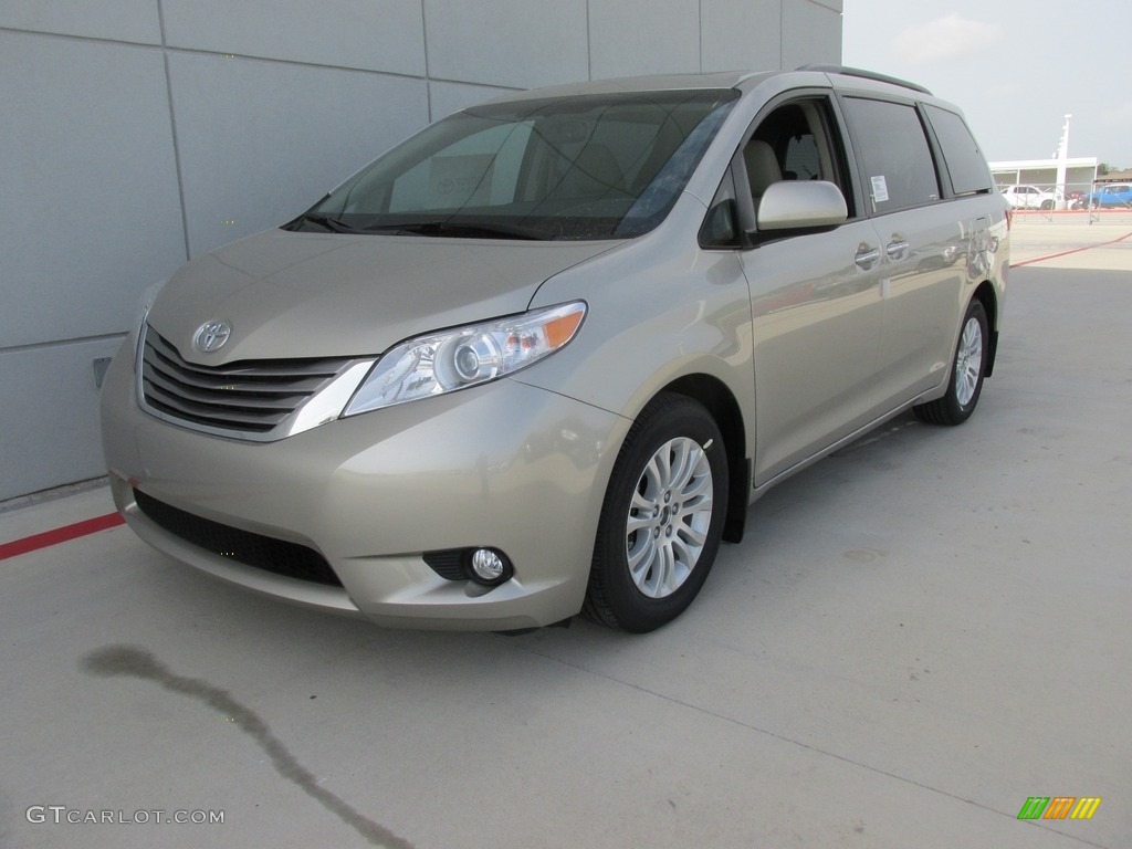 2016 Sienna XLE - Creme Brulee Mica / Dark Bisque photo #7