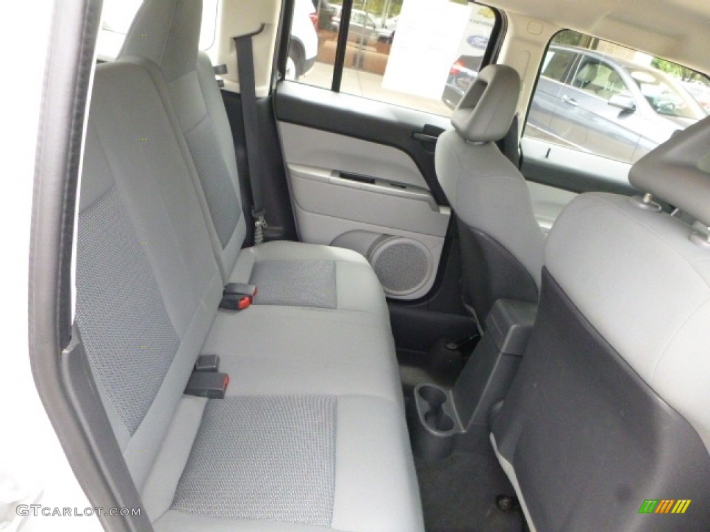 2007 Patriot Sport 4x4 - Bright Silver Metallic / Pastel Slate Gray photo #4