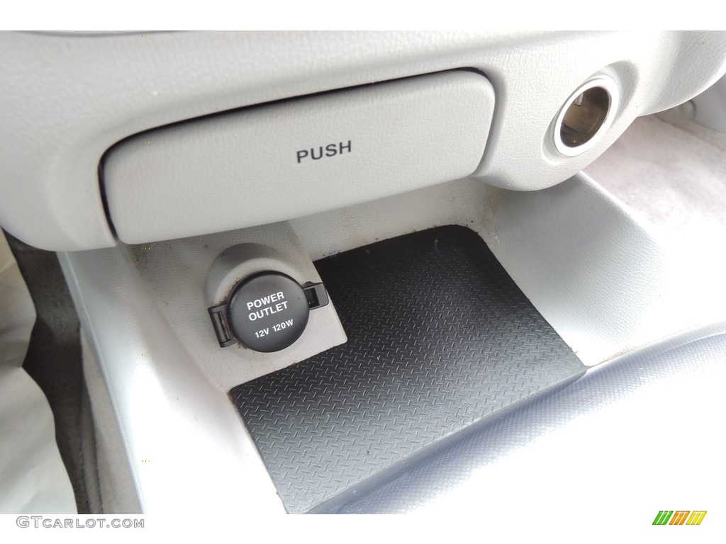 2007 Sonata SE V6 - Arctic White / Gray photo #30