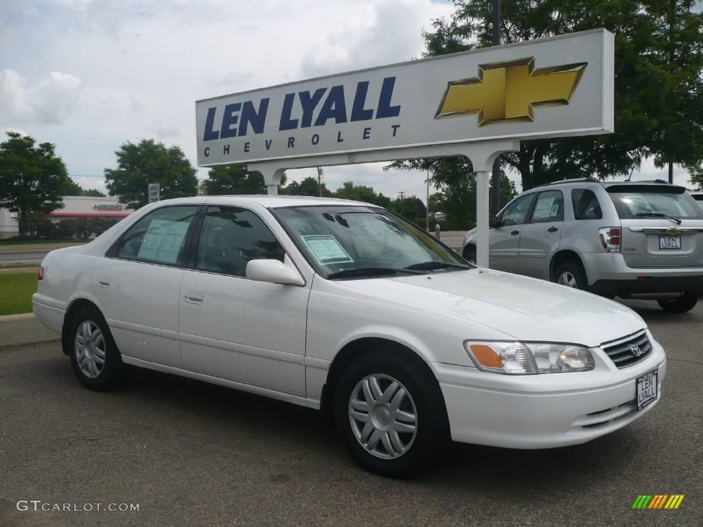 2001 Camry LE - Super White / Oak photo #1