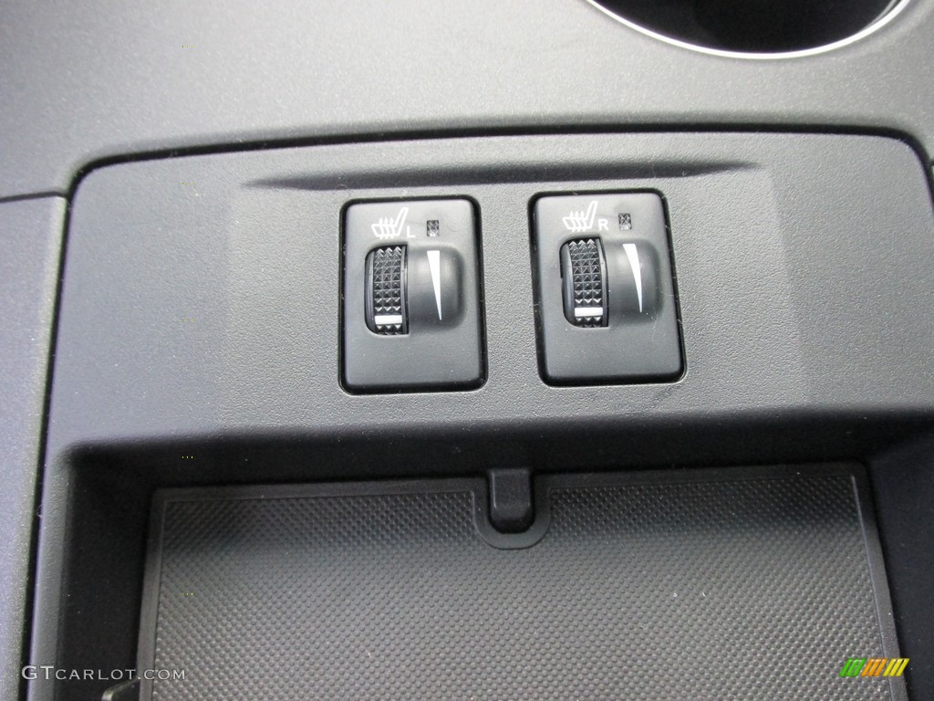 2017 Toyota Camry XSE Controls Photo #114478630