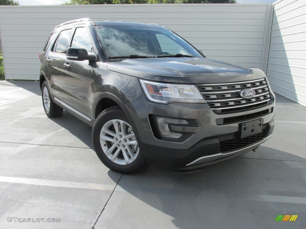 2017 Explorer XLT - Magnetic / Ebony Black photo #1