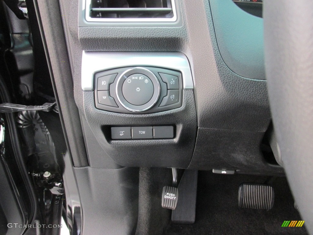 2017 Explorer Sport 4WD - Shadow Black / Ebony Black photo #37