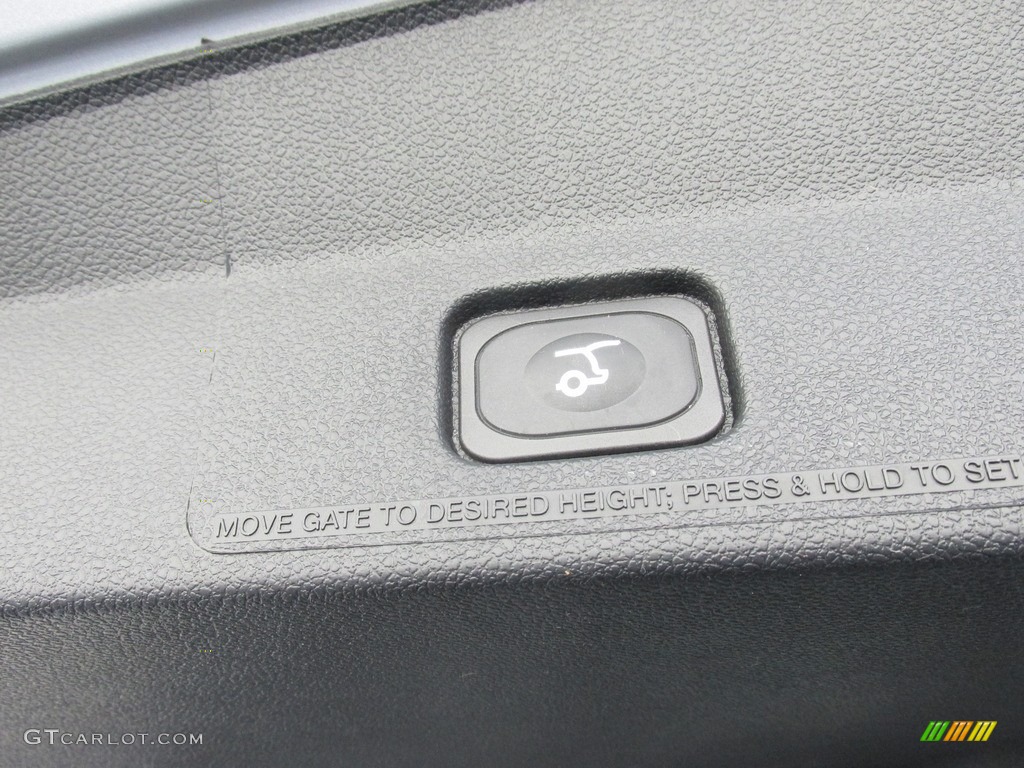 2017 Explorer Limited - Ingot Silver / Ebony Black photo #19