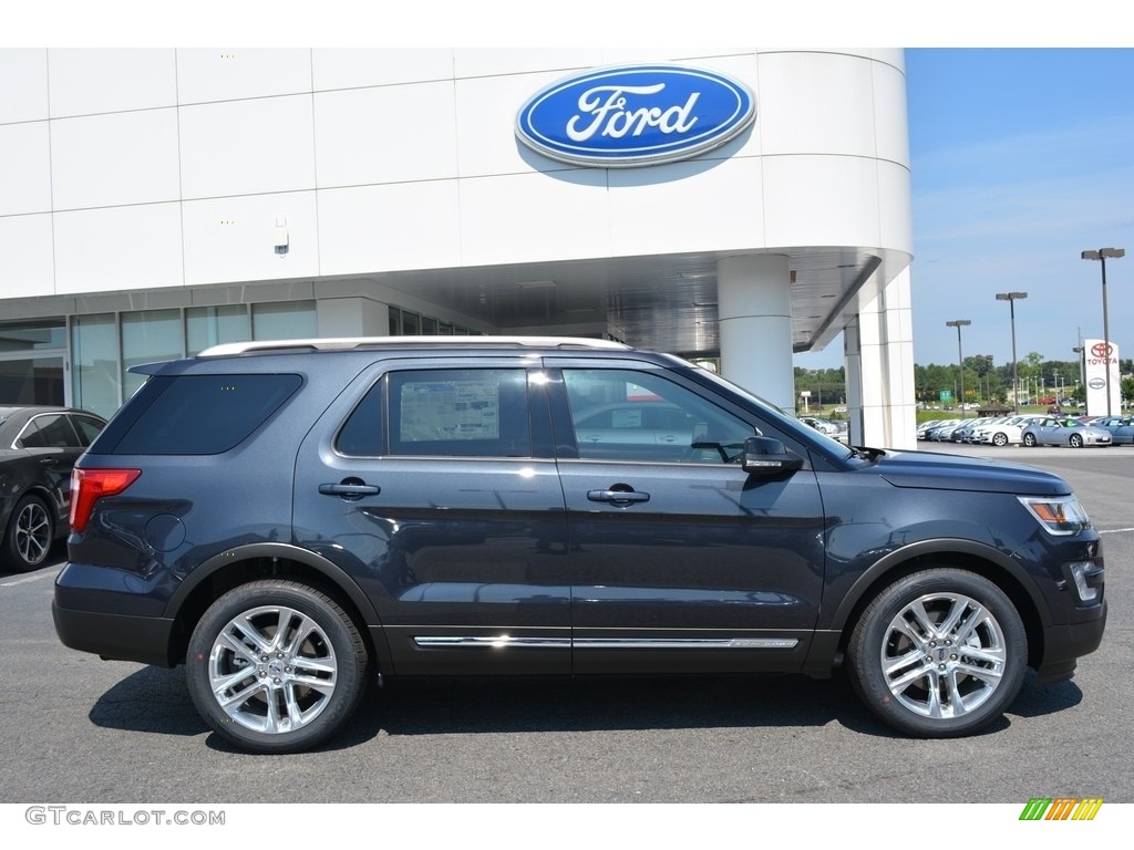 2017 Explorer XLT - Smoked Quartz / Ebony Black photo #2