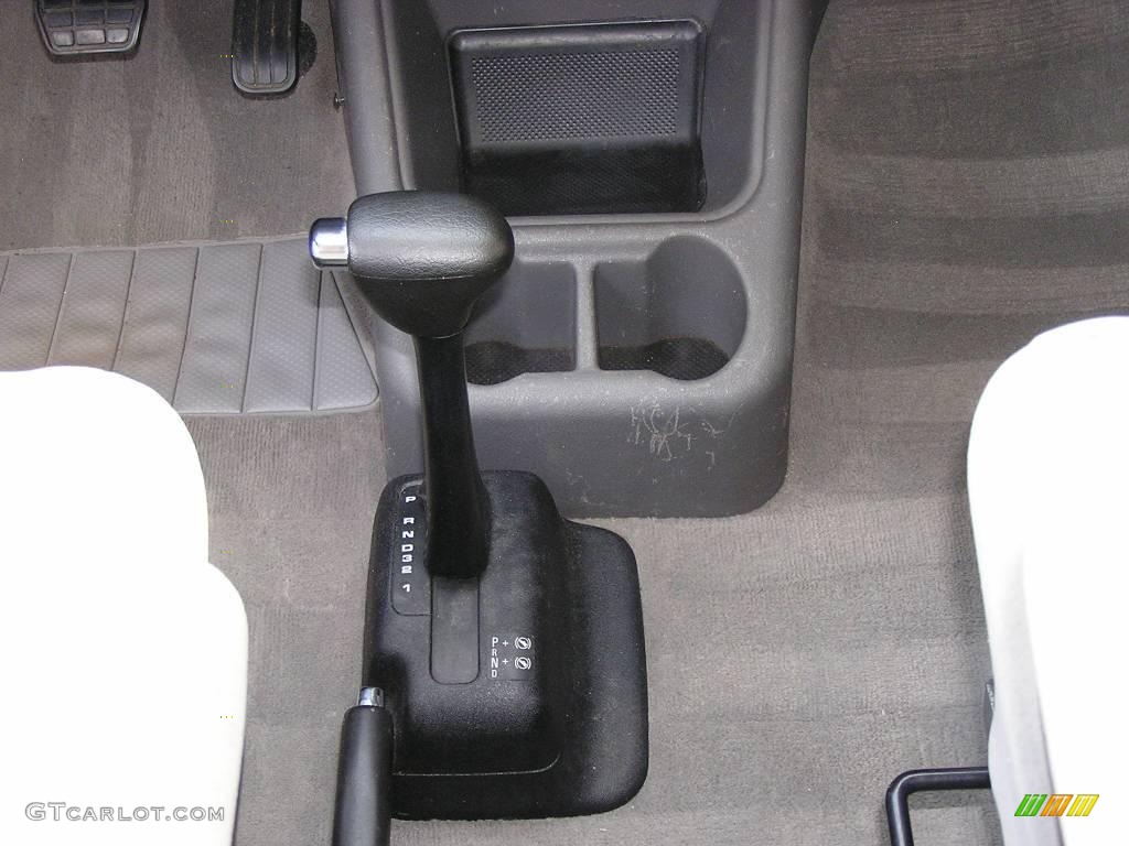 2003 EuroVan MV - Arctic White / Gray photo #12