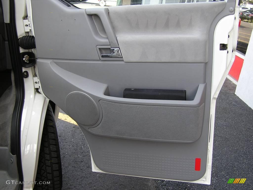 2003 EuroVan MV - Arctic White / Gray photo #15