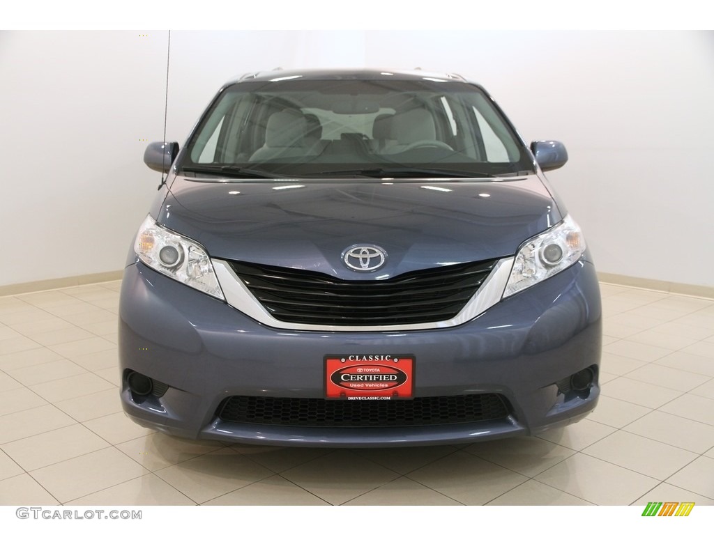 2013 Sienna LE - Shoreline Blue Pearl / Light Gray photo #2