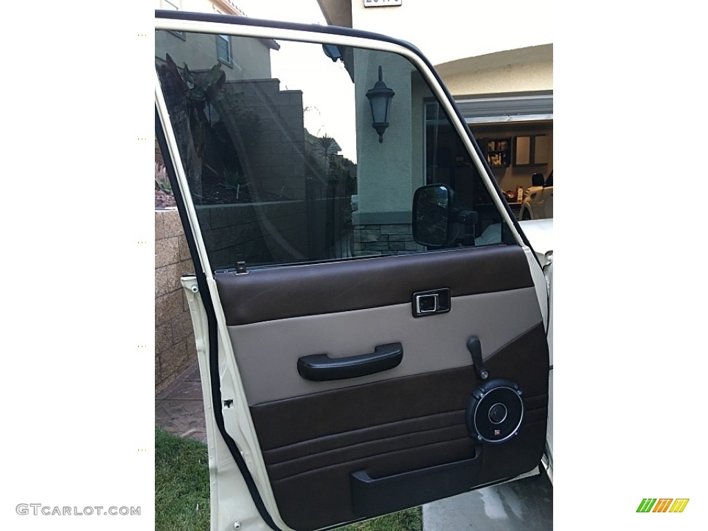 1987 Toyota Land Cruiser FJ60 Brown Door Panel Photo #114498369