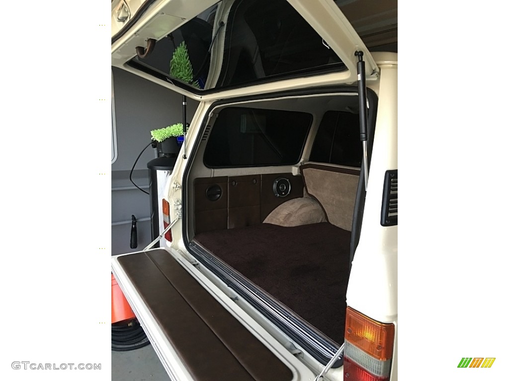 1987 Toyota Land Cruiser FJ60 Trunk Photos