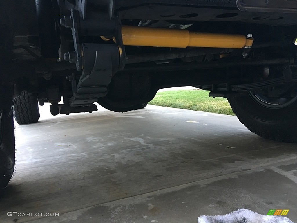 1987 Toyota Land Cruiser FJ60 Undercarriage Photos