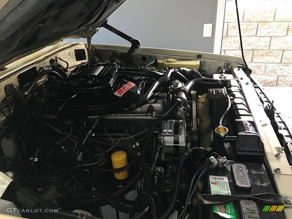 1987 Toyota Land Cruiser FJ60 Engine Photos