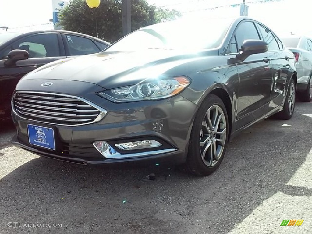 2017 Fusion SE - Magnetic / Ebony photo #19