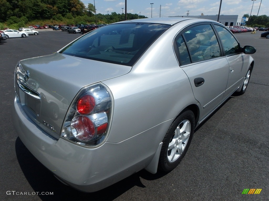 2005 Altima 2.5 S - Sheer Silver Metallic / Charcoal photo #4