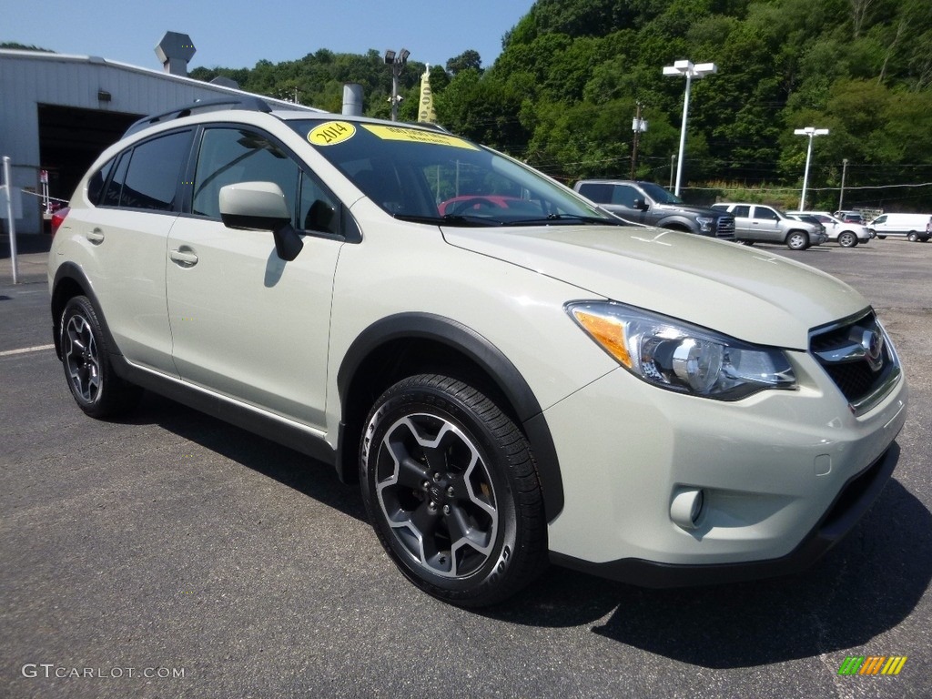 2014 XV Crosstrek 2.0i Premium - Desert Khaki / Black photo #9