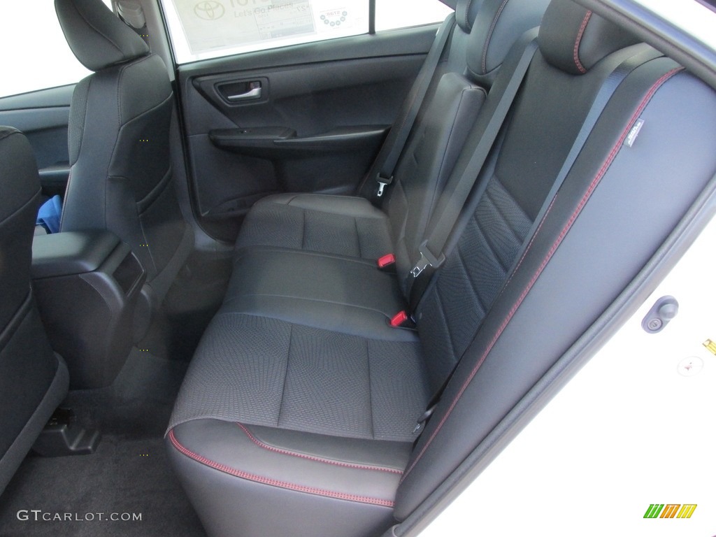 2017 Toyota Camry SE Rear Seat Photo #114509118