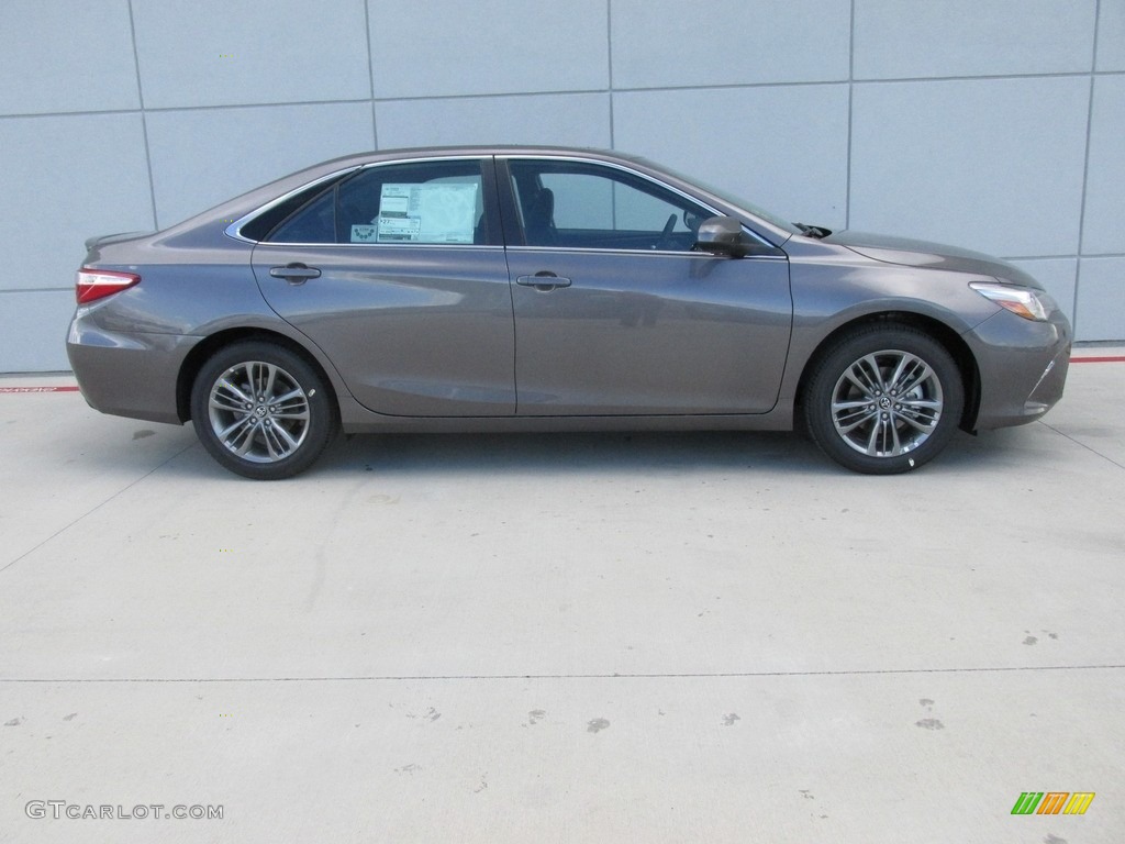Predawn Gray Mica 2017 Toyota Camry SE Exterior Photo #114509469