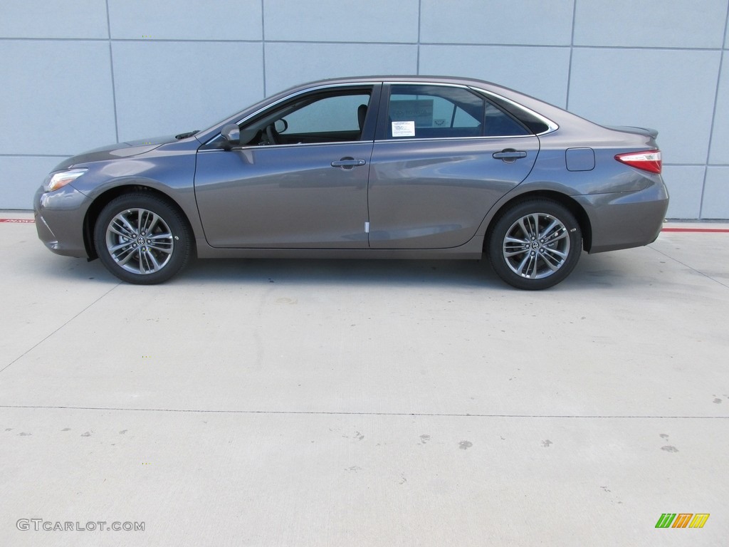 Predawn Gray Mica 2017 Toyota Camry SE Exterior Photo #114509526