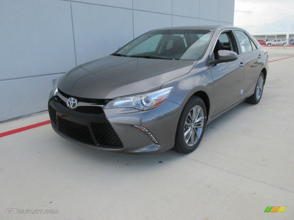 Predawn Gray Mica 2017 Toyota Camry SE Exterior Photo #114509543