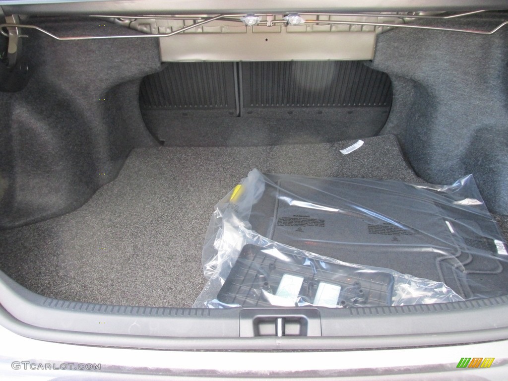 2017 Toyota Camry SE Trunk Photo #114509673