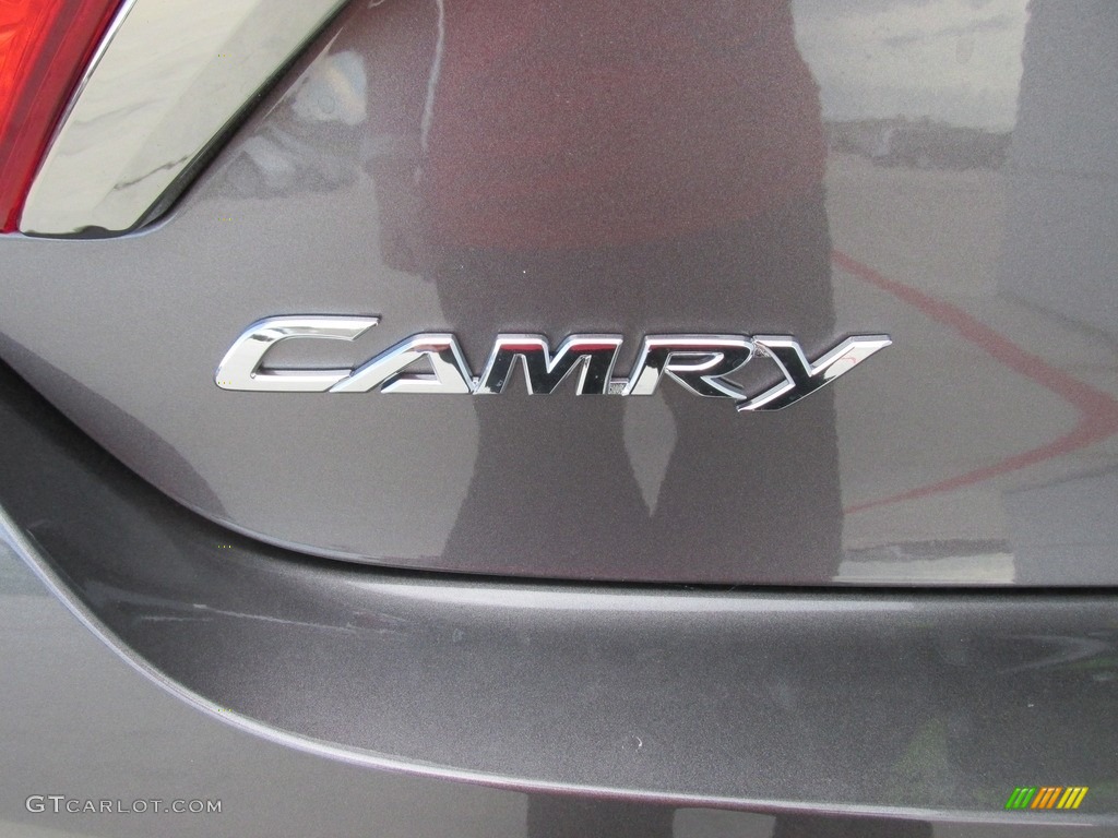 2017 Toyota Camry SE Marks and Logos Photo #114509691