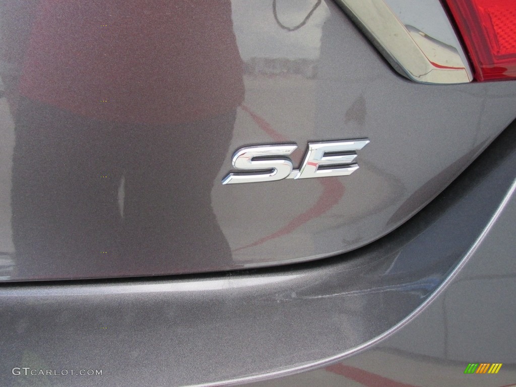 2017 Toyota Camry SE Marks and Logos Photo #114509715