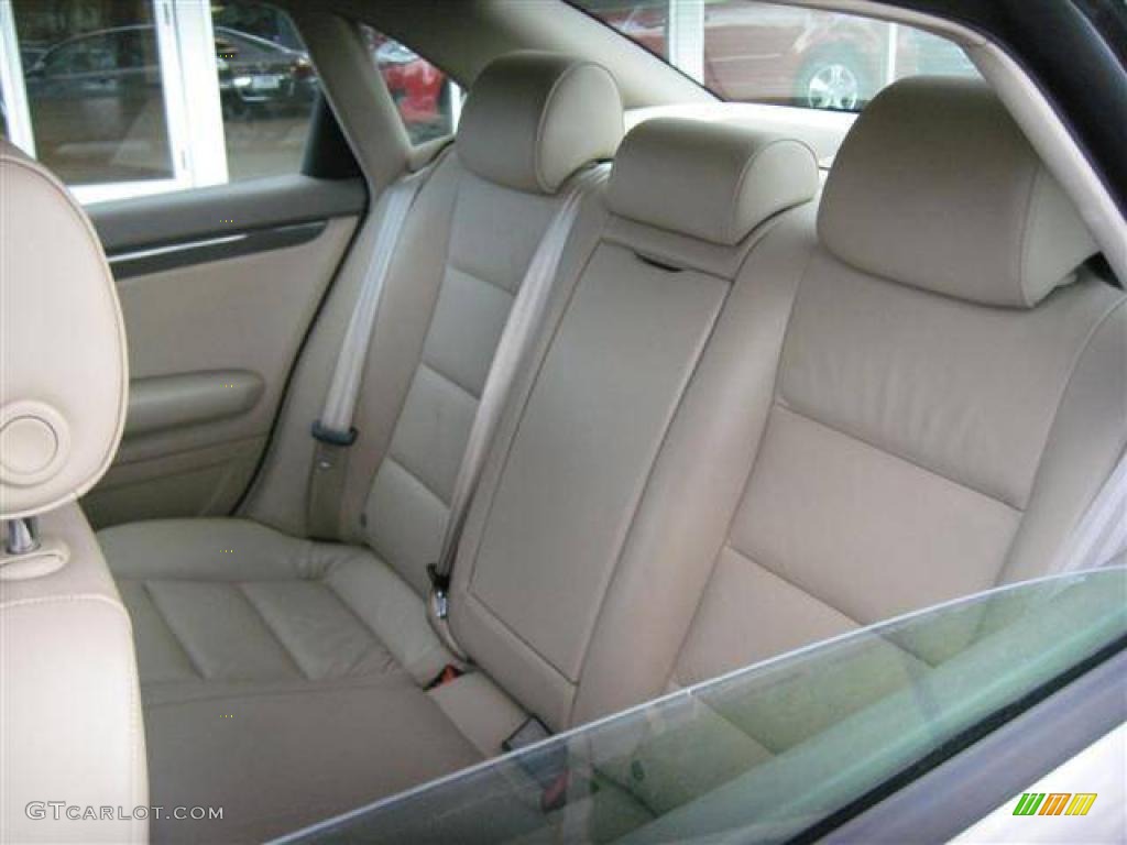 2004 A4 1.8T quattro Sedan - Champagne Metallic / Beige photo #16