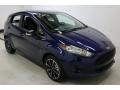 Kona Blue Metallic - Fiesta SE Hatchback Photo No. 4