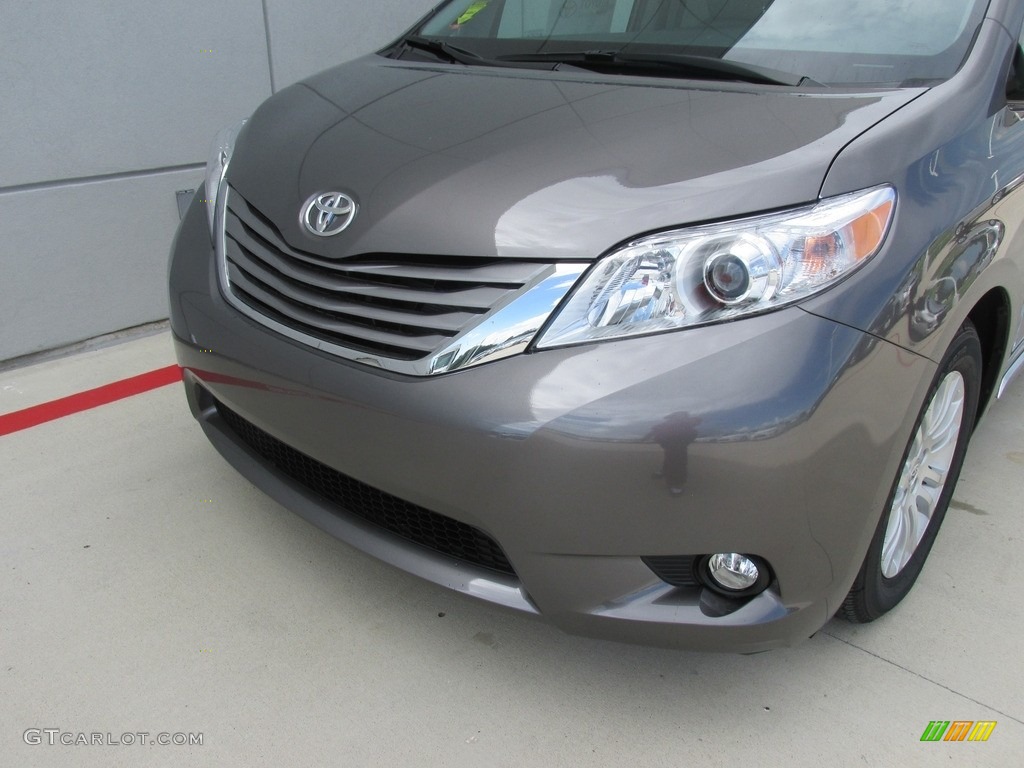 2016 Sienna XLE Premium - Predawn Gray Mica / Ash photo #10