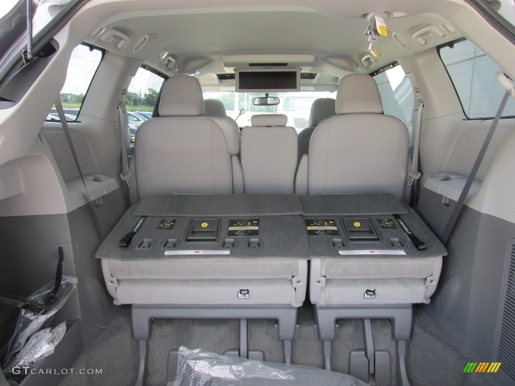 2016 Sienna XLE Premium - Predawn Gray Mica / Ash photo #15