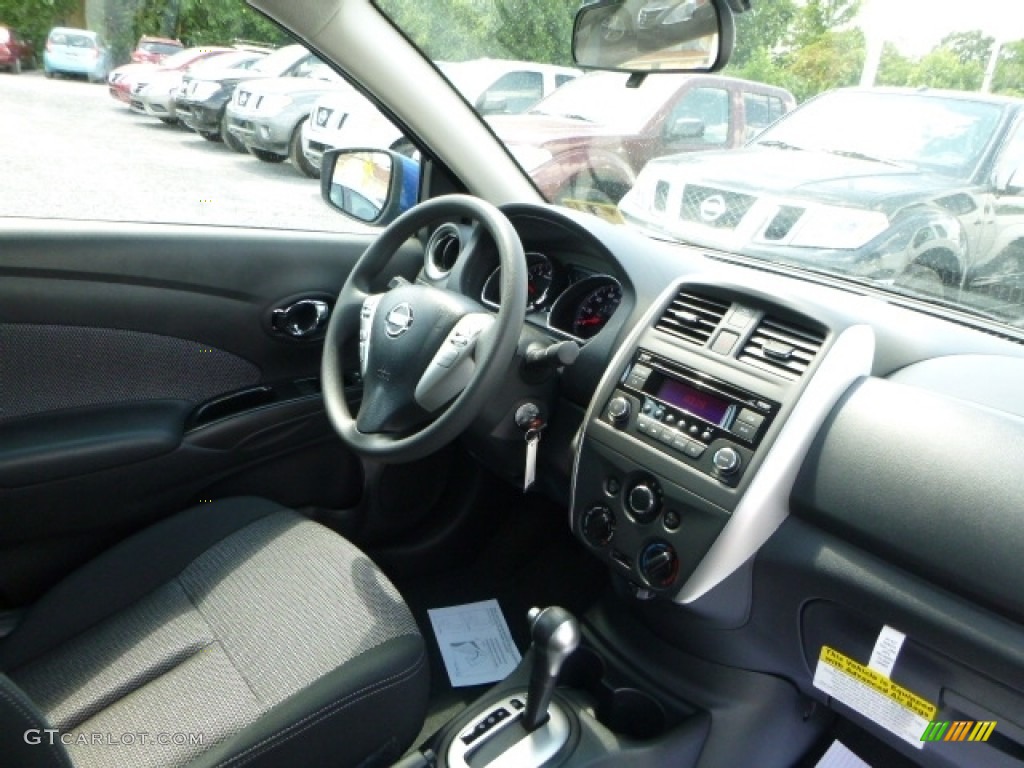 2016 Versa SV Sedan - Metallic Blue / Charcoal photo #4