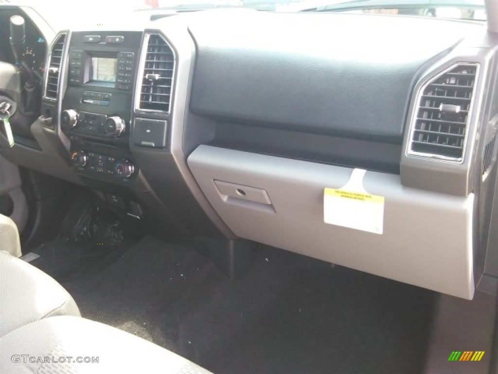2016 F150 XLT SuperCrew - Shadow Black / Medium Earth Gray photo #22