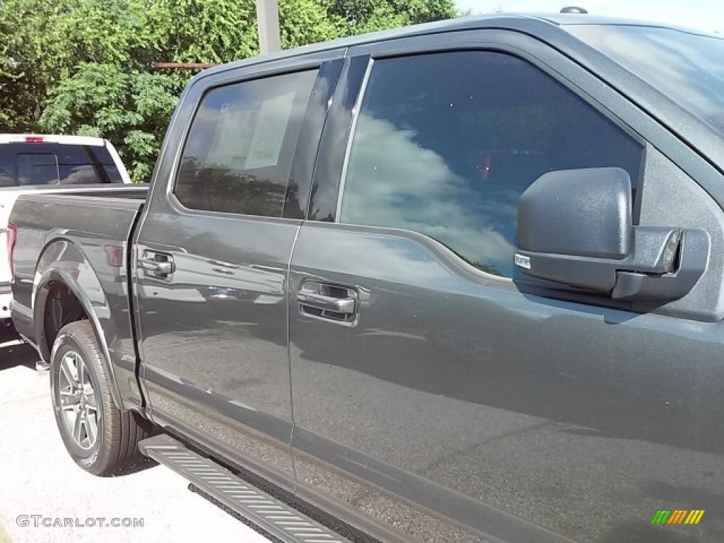 2016 F150 XLT SuperCrew - Magnetic / Black photo #4