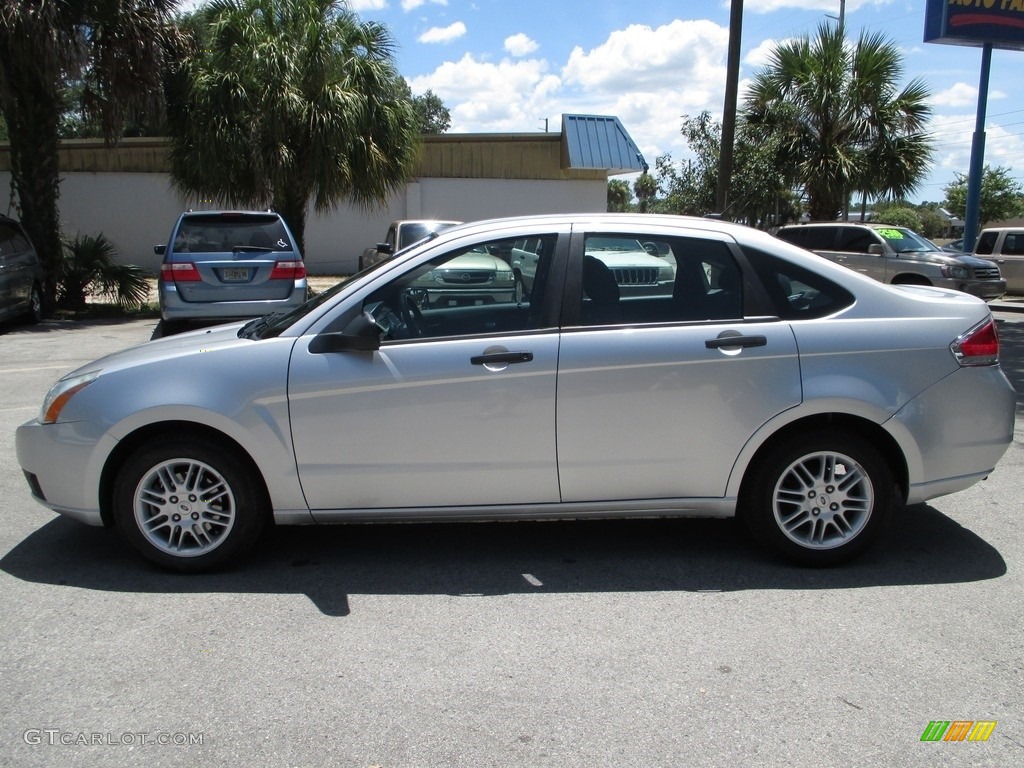 2011 Focus SE Sedan - Sterling Gray Metallic / Charcoal Black photo #6