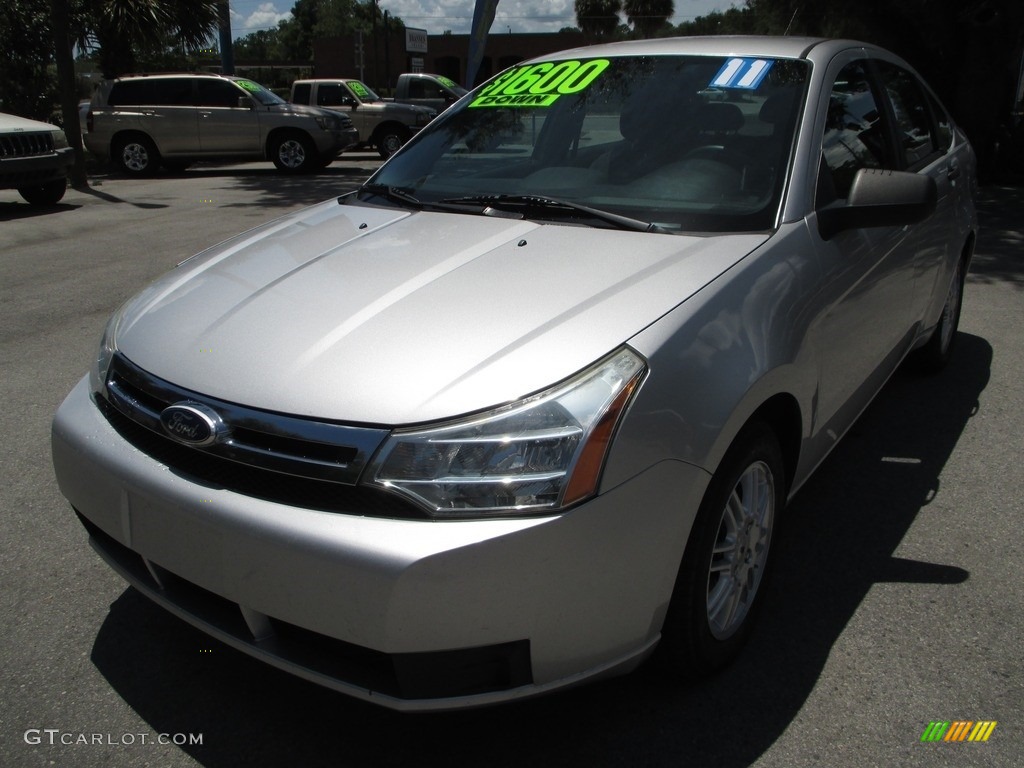 2011 Focus SE Sedan - Sterling Gray Metallic / Charcoal Black photo #7
