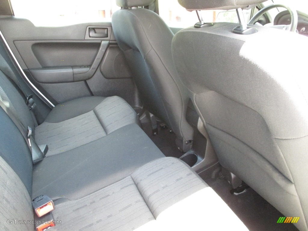 2011 Focus SE Sedan - Sterling Gray Metallic / Charcoal Black photo #14