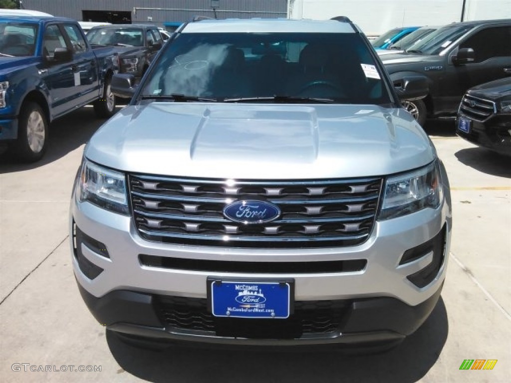 2017 Explorer FWD - Ingot Silver / Medium Light Camel photo #6